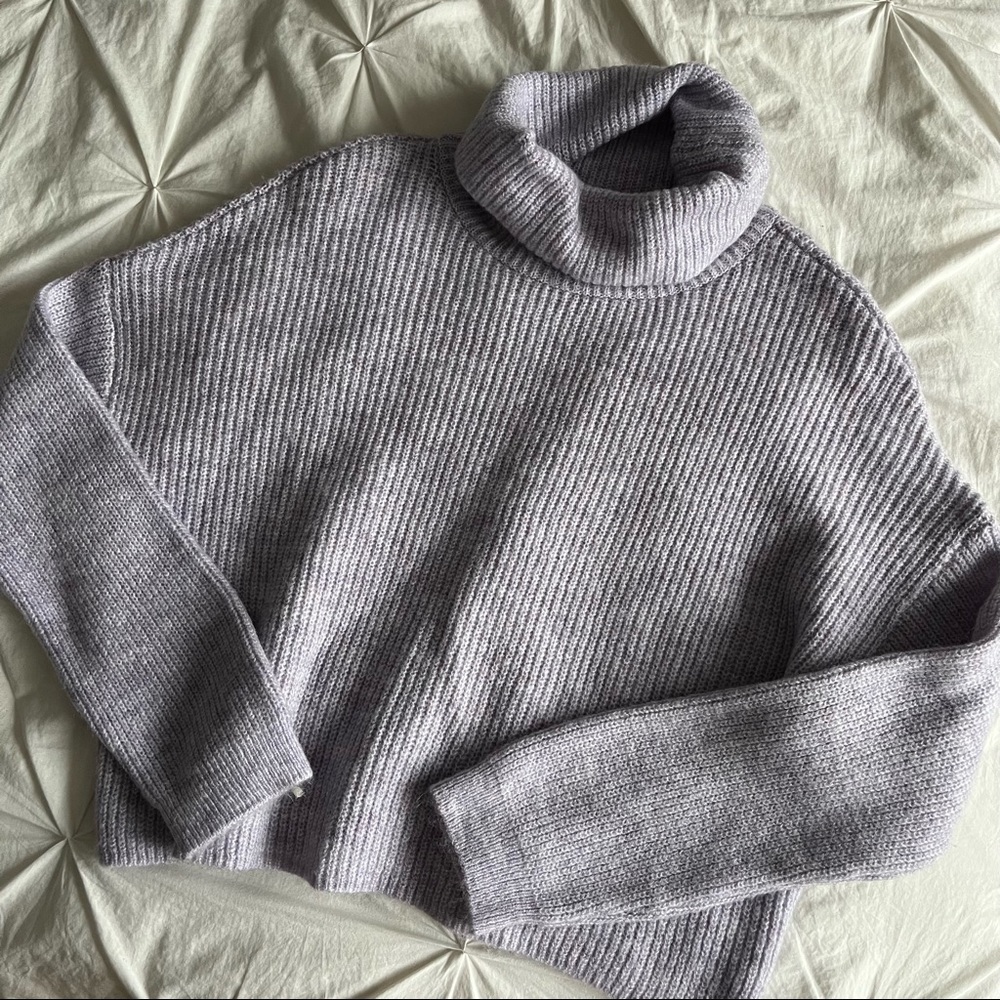 Lavender Cropped Sweater (M)